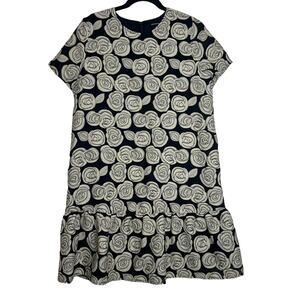 Who What Wear Size Medium Black and White Rose Print Drop Waist Shift Dress